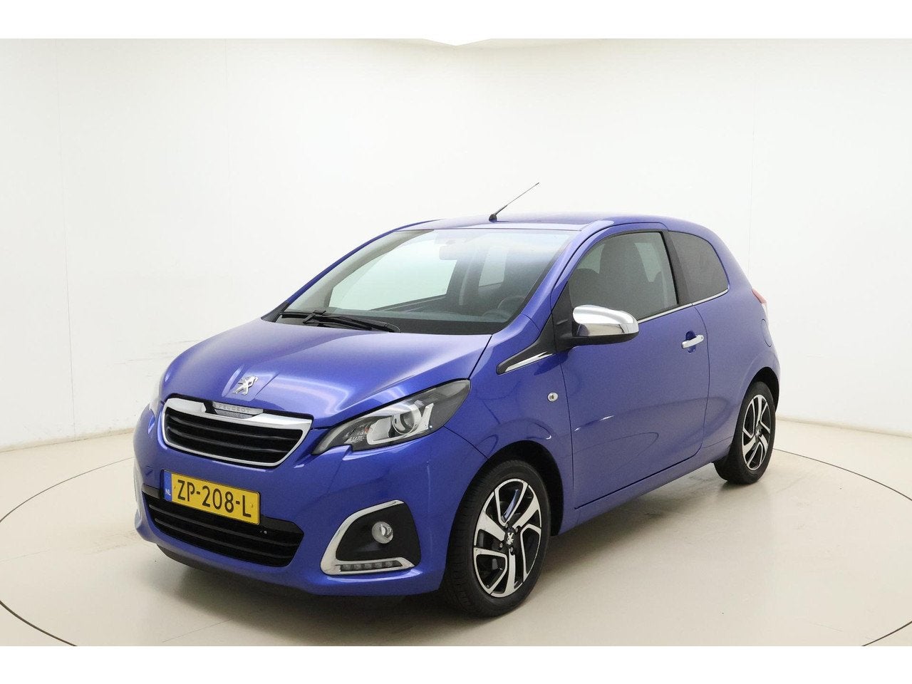 Peugeot 108 1.0 e-VTi Allure | Cruise control | Navigatie |, Auto's, Gebruikt, 4 stoelen, Bedrijf, Handgeschakeld