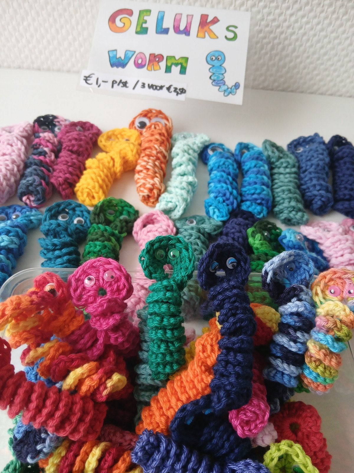 Gondas Creaties Geluksworm met wiebeloogjes gehaakt, Ophalen of Verzenden, Nieuw