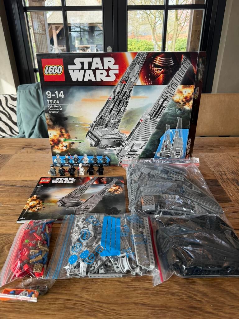 Lego star wars set 75104 kylo ren’s command shuttle compleet, Star Wars, Lego, Ophalen of Verzenden, Zo goed als nieuw