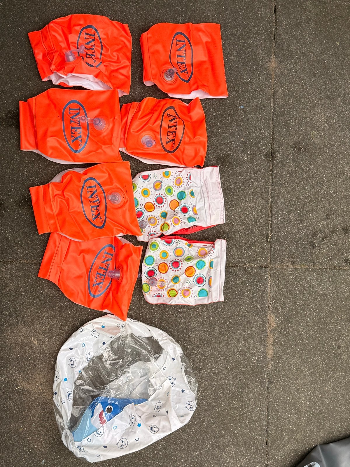 Zwembandjes (8 stuks) en strandbal - Intex, Kinderen en Baby's, Ophalen, Zo goed als nieuw