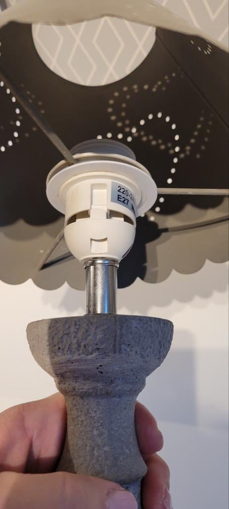 Twee tafellampjes met metalen kappen, Huis en Inrichting, Lampen | Tafellampen, Ophalen, Metaal