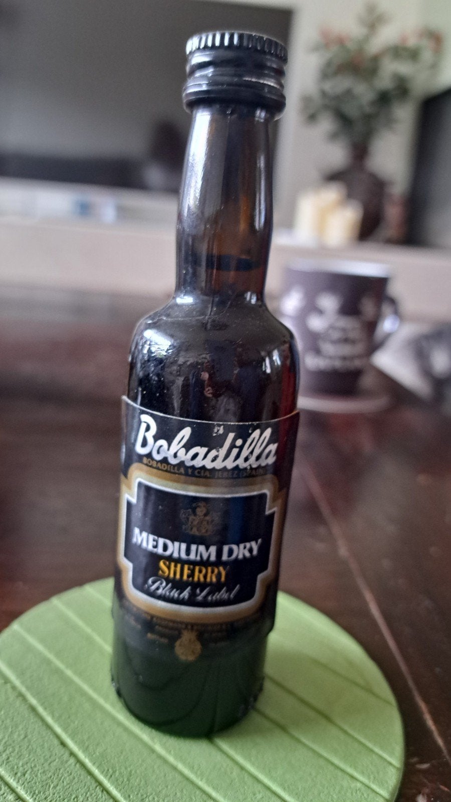 Bobadilla Medium Dry Sherry Black Label Miniatuur, Verzamelen, Ophalen of Verzenden, Gebruikt, Spanje, Overige typen