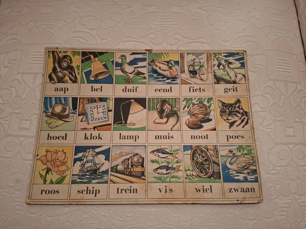Vintage leesplankje op karton, Ophalen of Verzenden