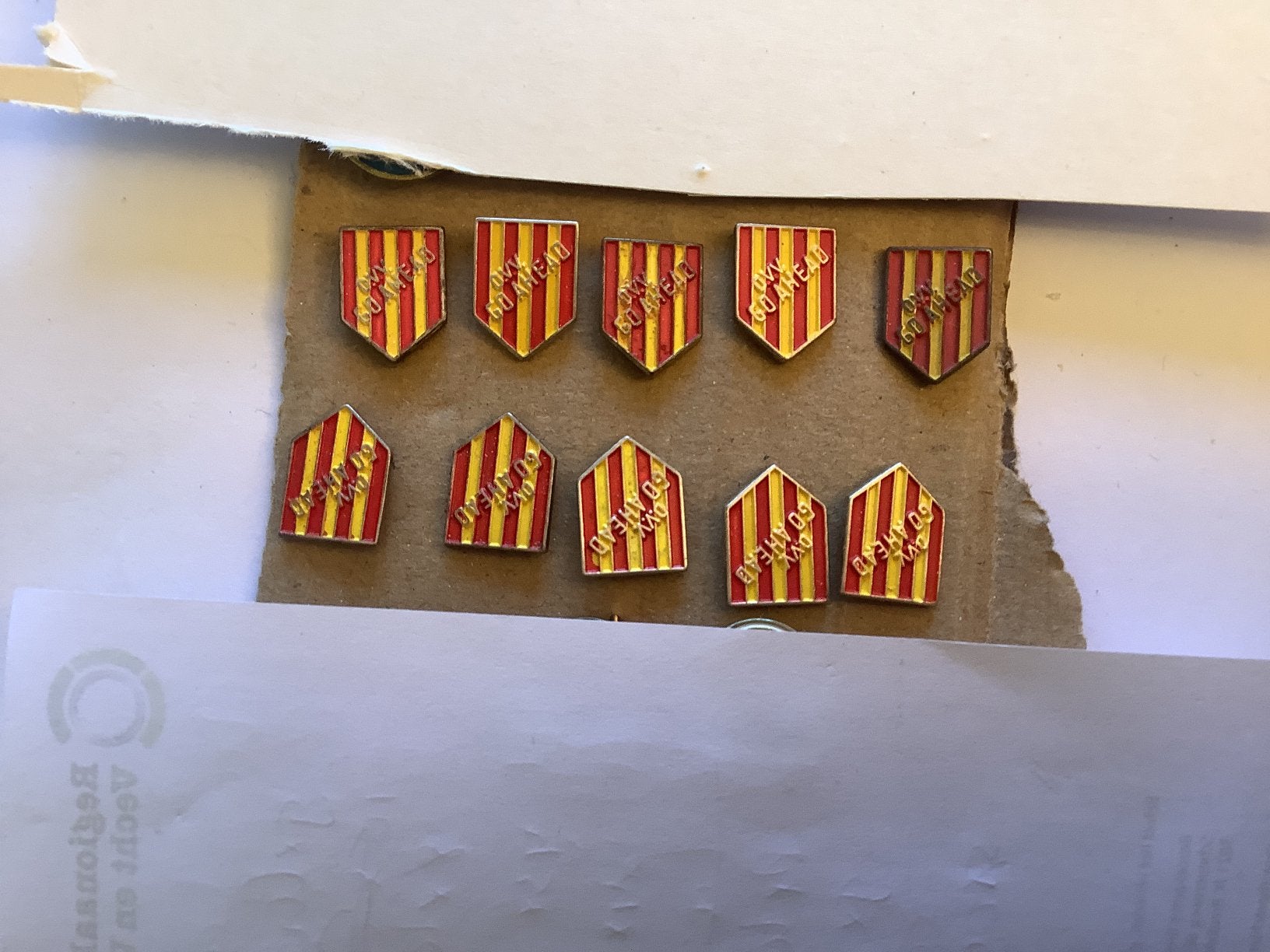 10 metalen speldjes voetbal Go Ahead, Ophalen of Verzenden, Gebruikt, Overige binnenlandse clubs