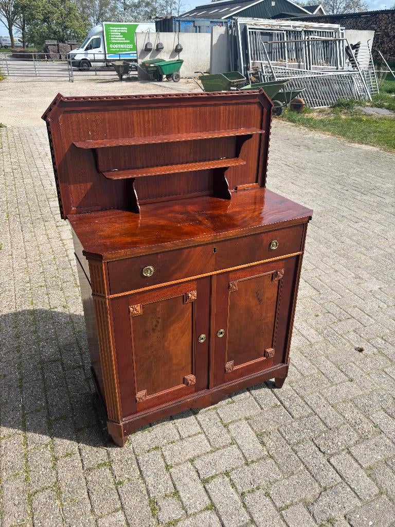 Antiek Nederlands mahonie servieskast/dressoir met opzet, Ophalen