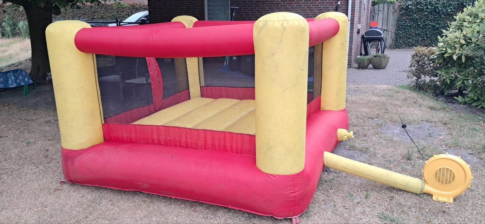 Springkussen 2.40 x 2.40 meter met blower, Ophalen, Gebruikt