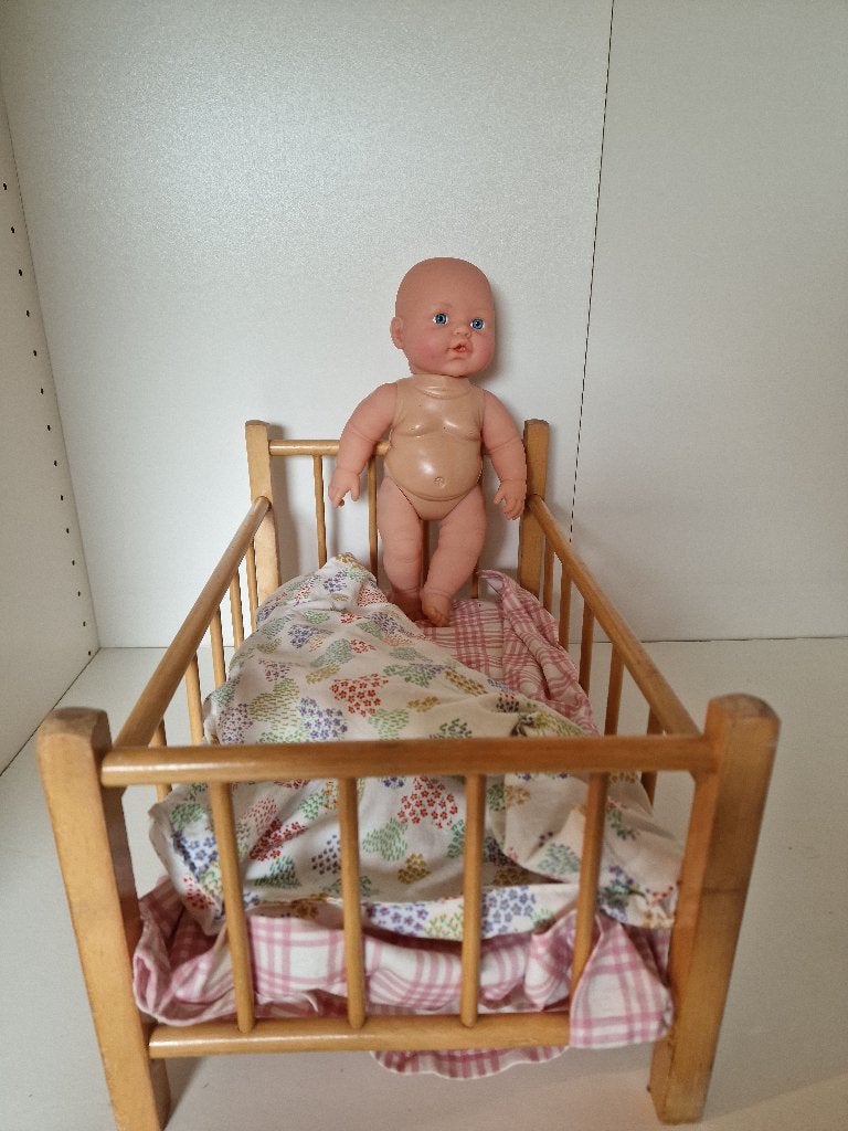 Poppenbedje met pop, Ophalen of Verzenden, Gebruikt, Babypop