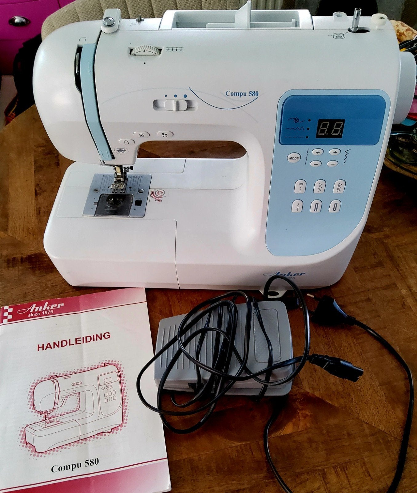 Anker Compu 580 Naaimachine met Handleiding, Hobby en Vrije tijd, Naaimachines en Toebehoren, Ophalen, Gebruikt, Naaimachine