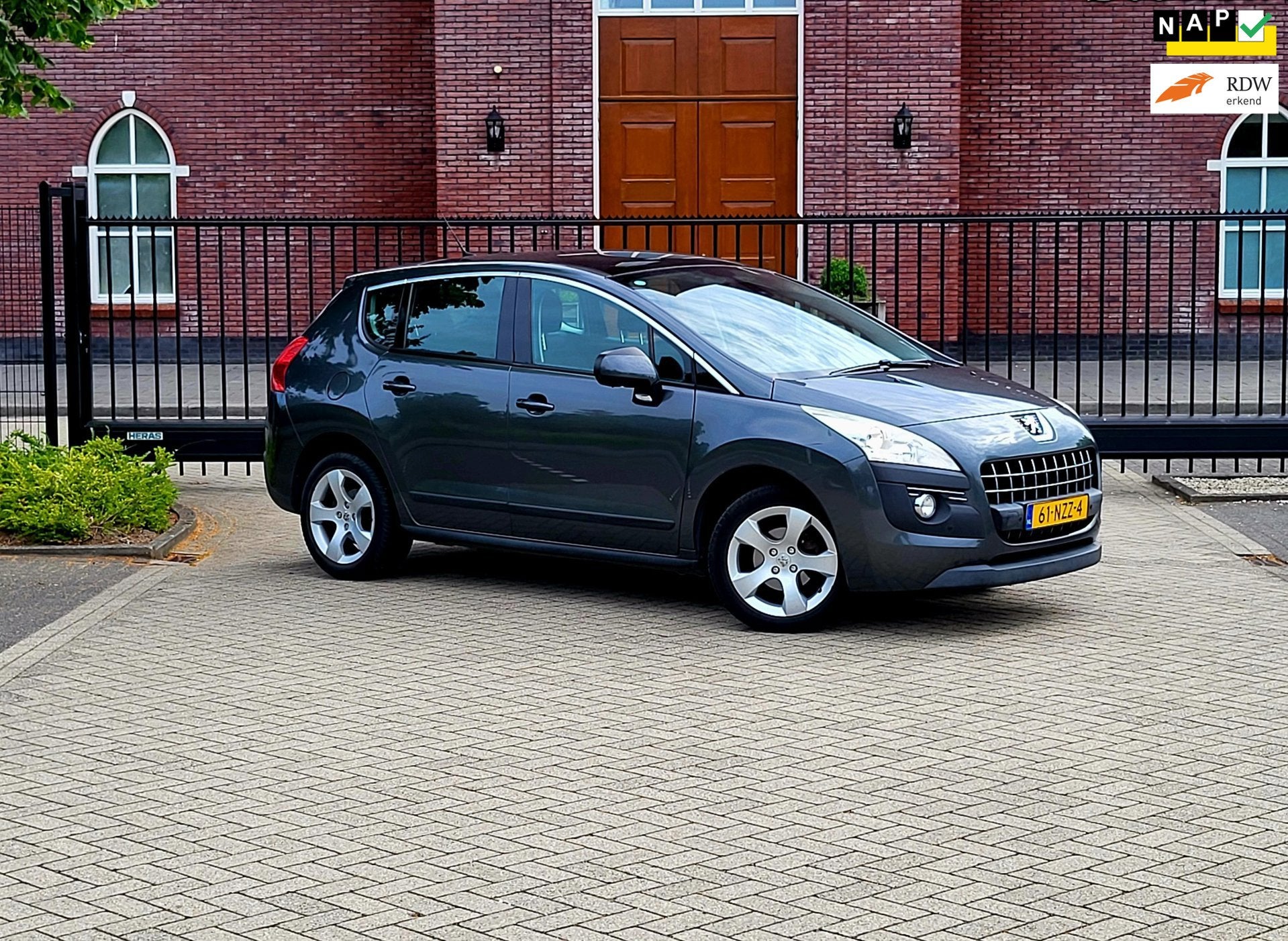 Peugeot 3008 1.6 VTi ST / Airco / Nap / Trekhaak / Dealer on, Voorwielaandrijving, Parkeersensor, Gebruikt, 4 cilinders