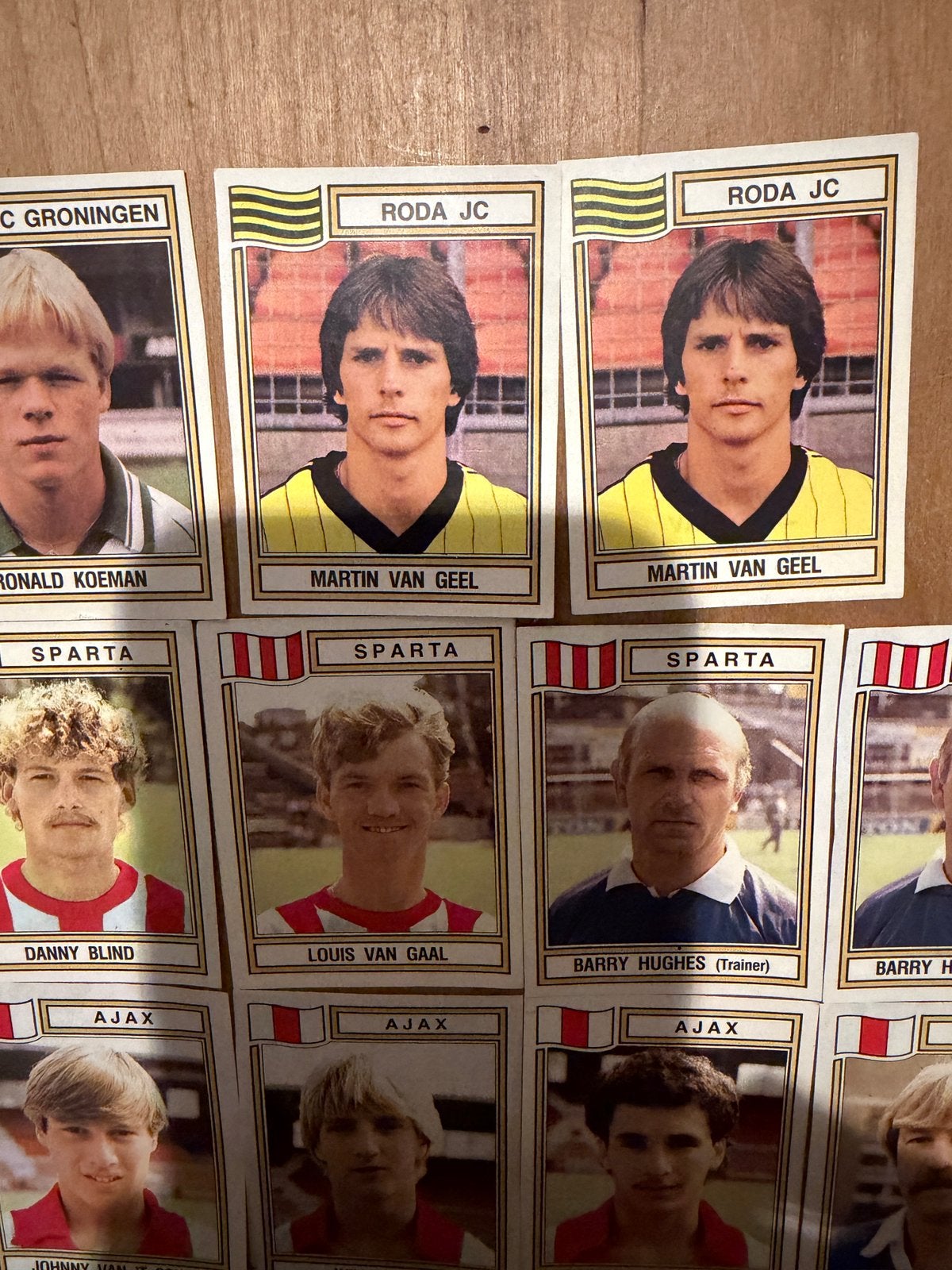 17 X Knip Panini Voetbal 83 Ajax Feyenoord Koeman Sparta, Verzamelen, Ophalen of Verzenden, Gebruikt, Ajax, Poster, Plaatje of Sticker