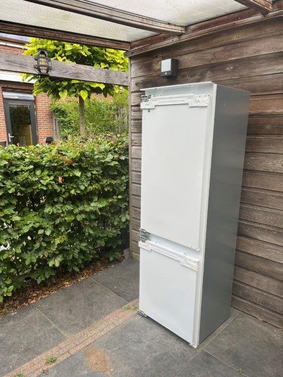 Bauknecht KGIL18F2P Inbouw Koel-Vriescomb. – 178cm € 175, Ophalen, 200 liter of meer, Met aparte vriezer, 160 cm of meer