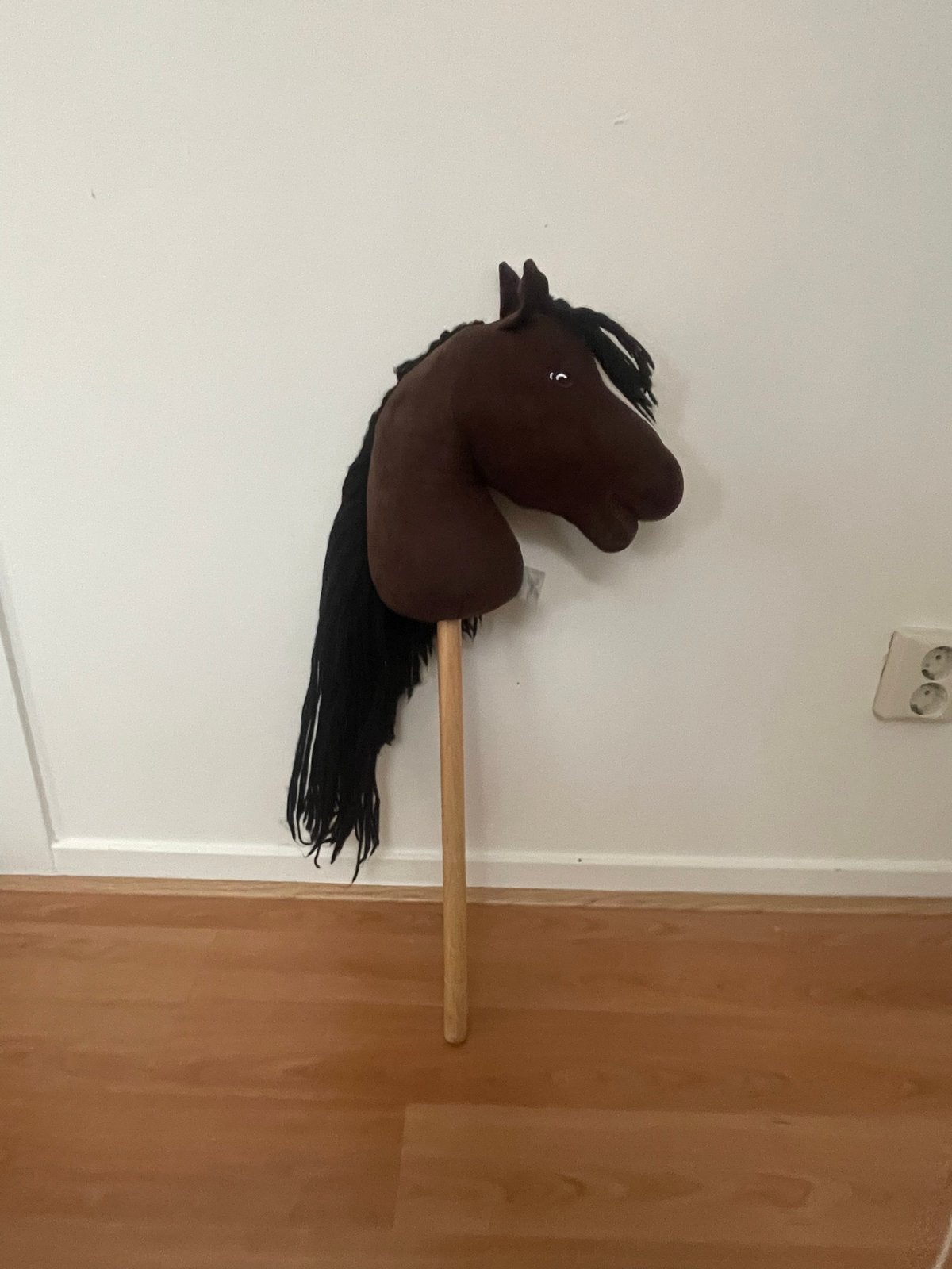 Hobbyhorse / Stokpaardje bruin met zwarte manen, Ophalen of Verzenden, Zo goed als nieuw, Jongen of Meisje