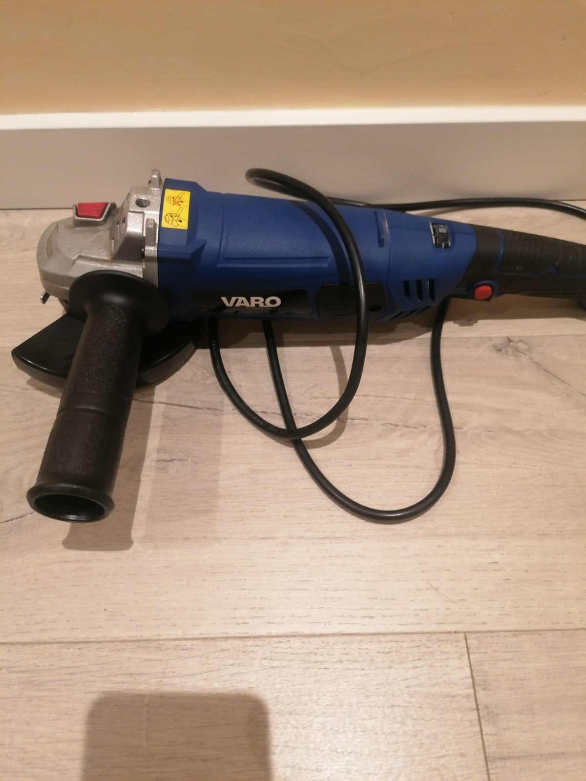 Varo Haakse Slijpmachine - Krachtig en Betrouwbaar, Ophalen, Gebruikt, 700 tot 1000 watt, Haakse handslijpmachine