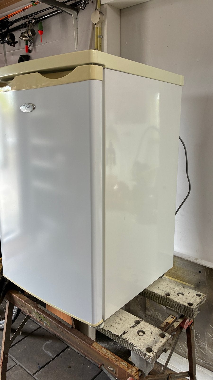 Whirlpool Koelkast 118 liter A+ met vriesvak, Gebruikt, 100 tot 150 liter, Energieklasse A of zuiniger, 45 tot 60 cm