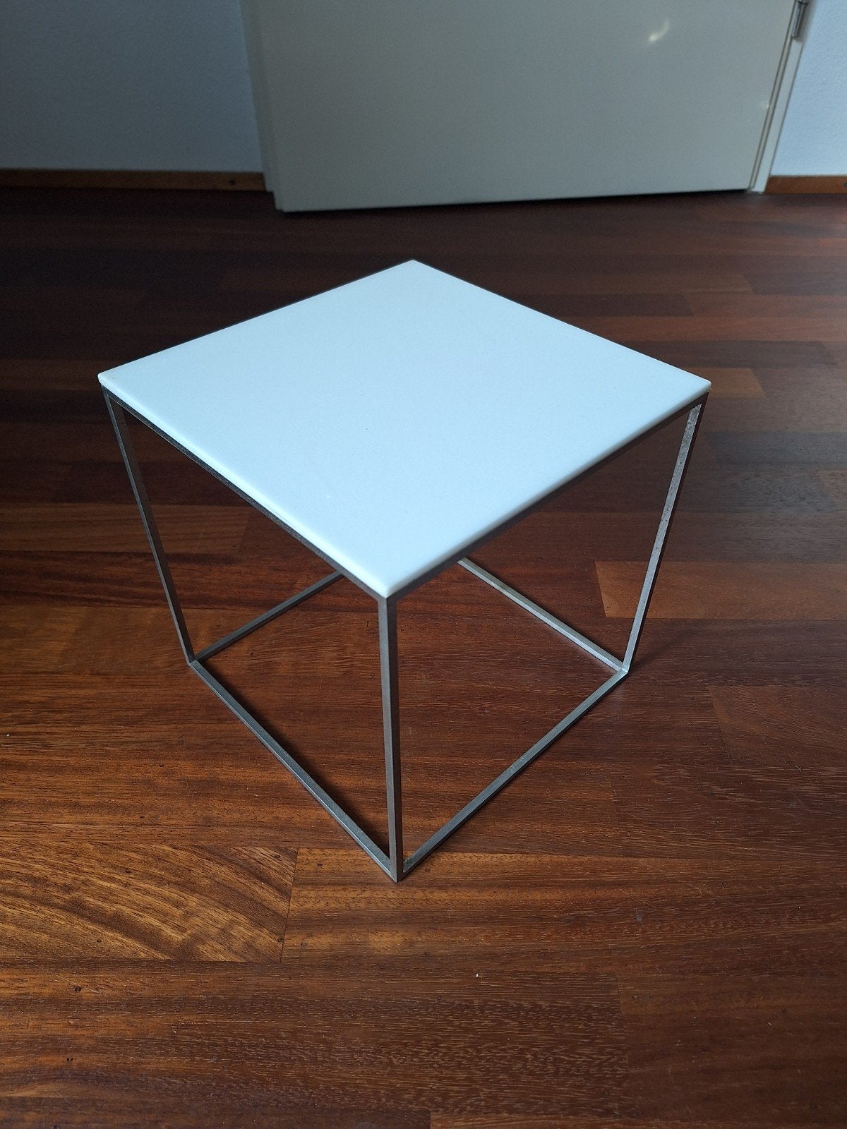 Kjaerholm bijzettafel PK71  Denmark, Minder dan 45 cm, Minder dan 55 cm, Gebruikt, Metaal of Aluminium