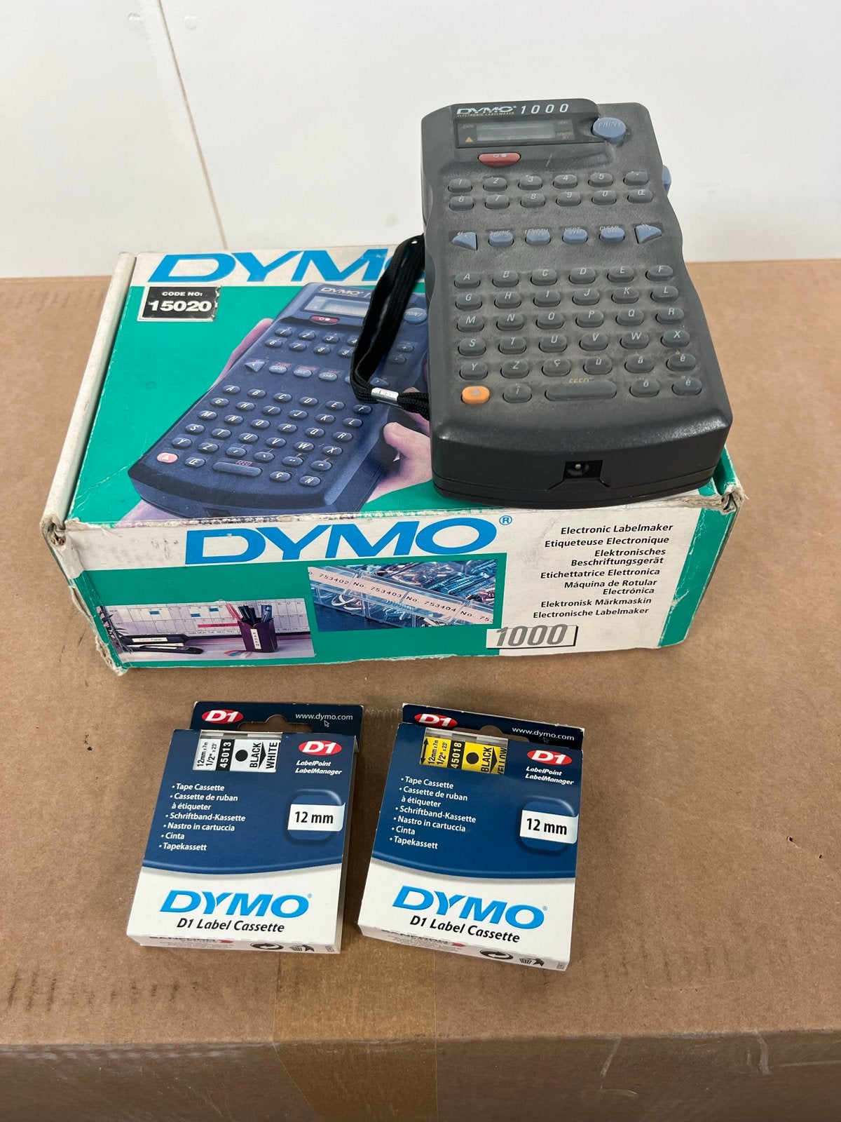 Dymo 1000 Labelmaker met 2 nieuwe D1 Label Cassettes, Ophalen of Verzenden, Gebruikt