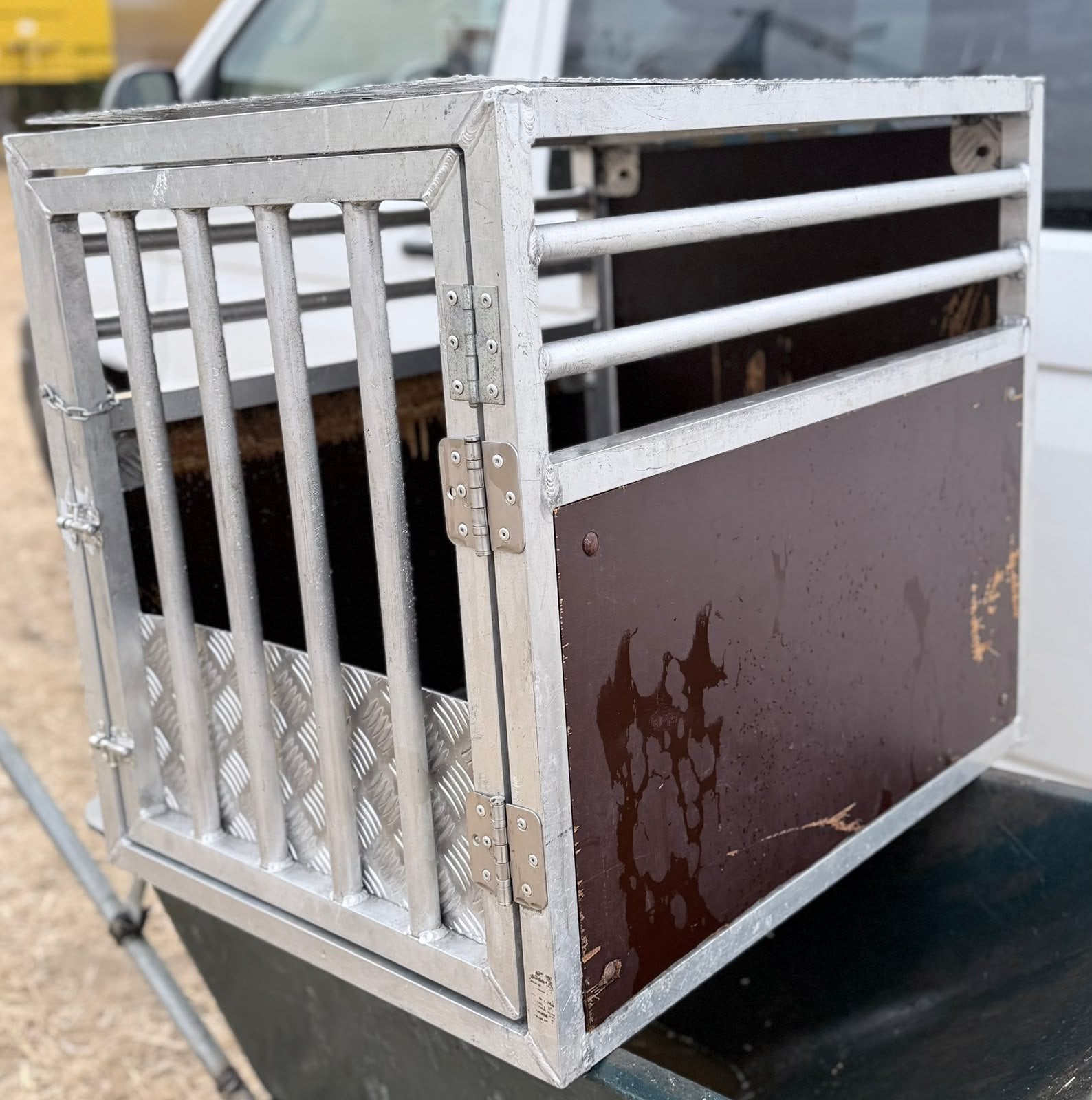 Custom Aluminium Hondenbox – 60x80x70 cm, Ophalen, Zo goed als nieuw, 75 tot 110 cm, 65 tot 100 cm