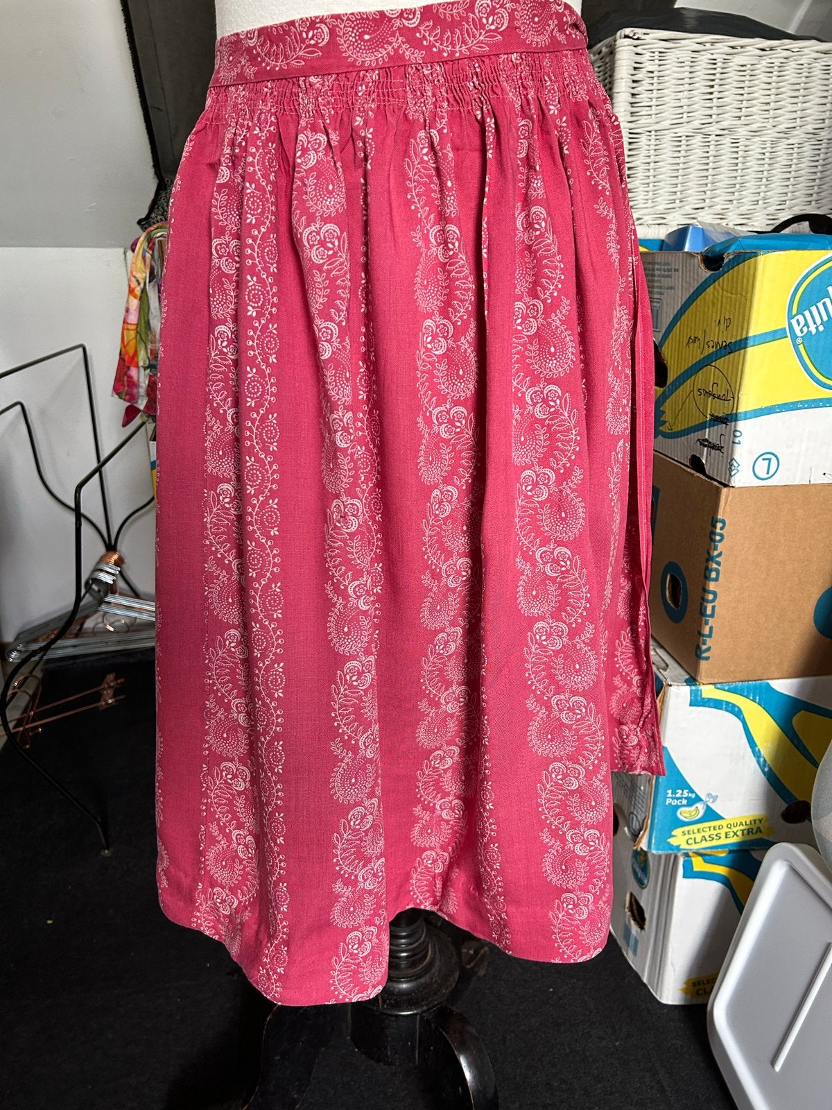 Oostenrijks schort oud roze met bloemenprint, Ophalen of Verzenden