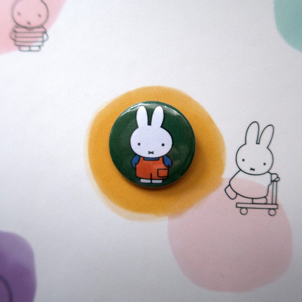 Nijntje Miffy 25MM Bunny Pin Button Badge Brooch, Verzamelen, Speldjes, Pins en Buttons, Verzenden, Nieuw, Overige onderwerpen