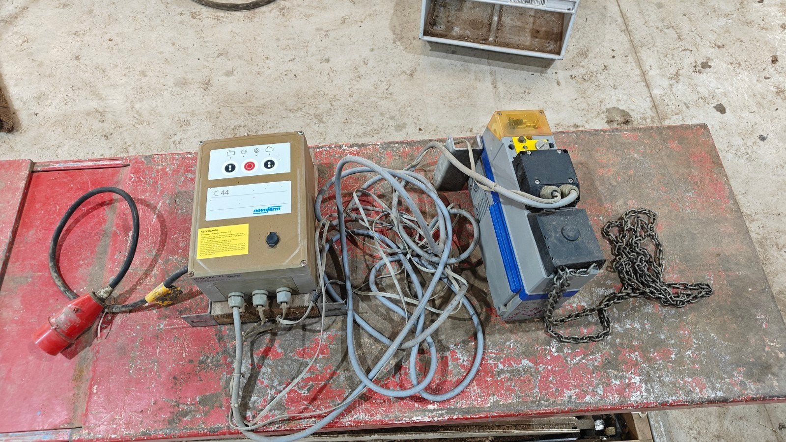 Novoferm garagedeur kast/motor, Ophalen, Gebruikt, Garagedeur