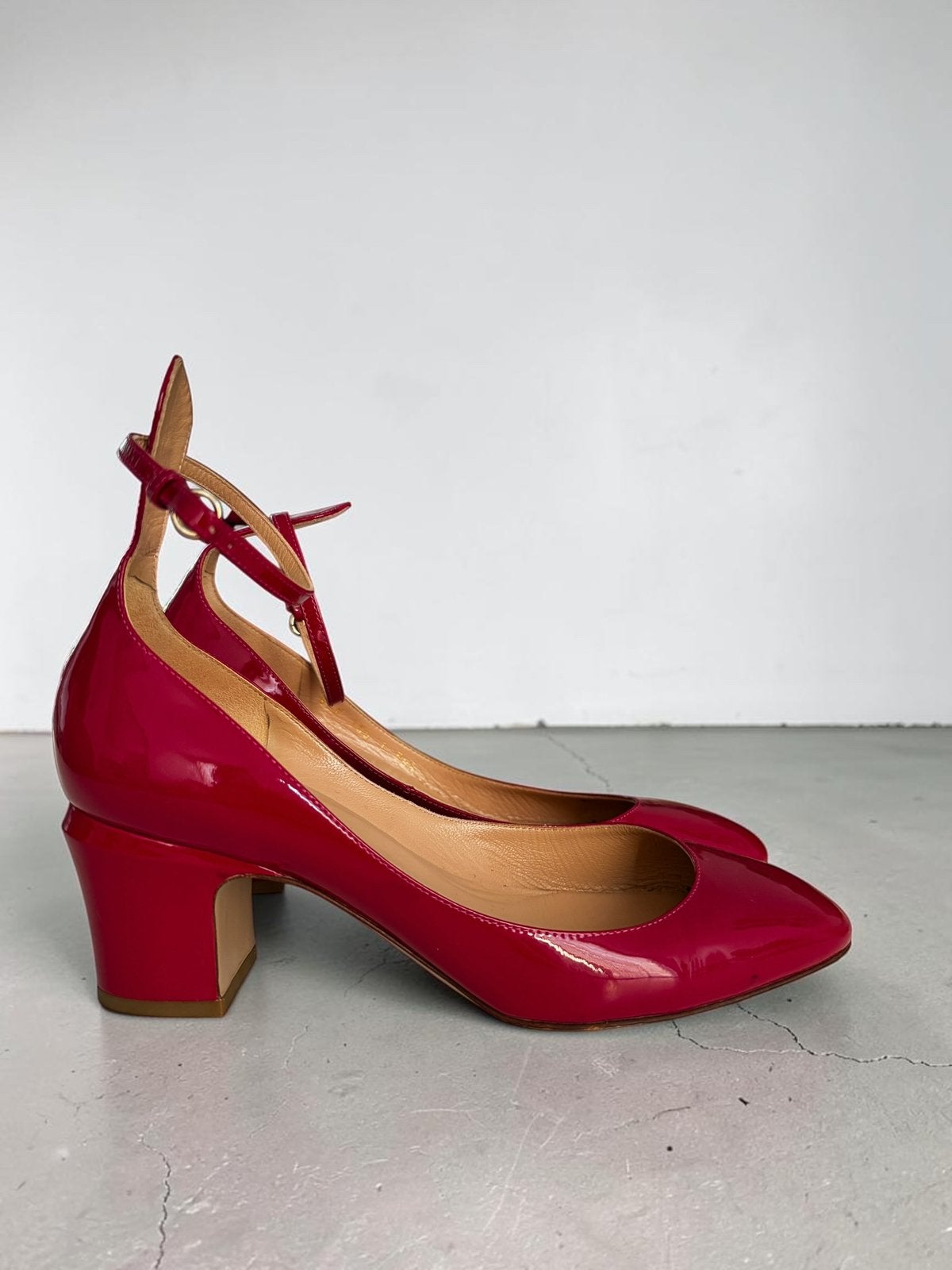 Valentino Garavani Tango lakleren pumps red rood roze 38.5, Ophalen of Verzenden, Zo goed als nieuw, Rood
