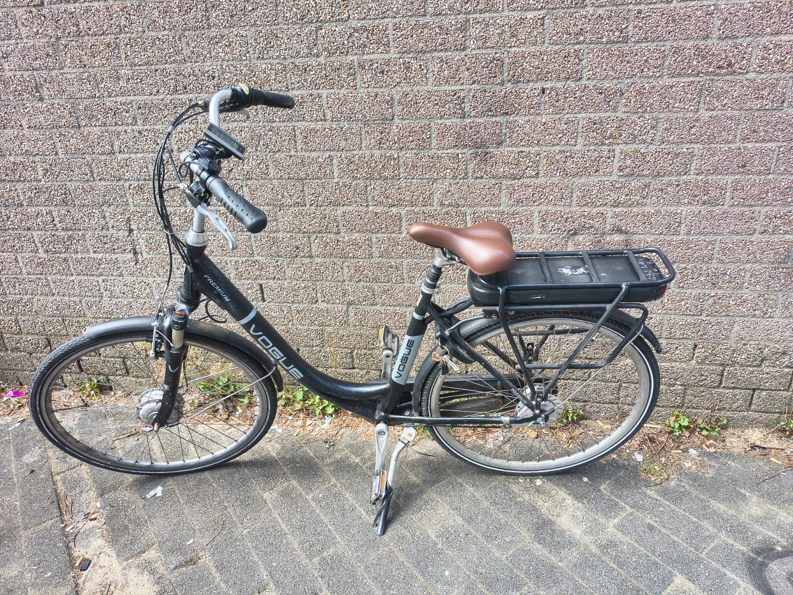Vogue Premium E-bike - Goede staat, inclusief fietstassen, Ophalen, Gebruikt, 50 km per accu of meer, Overige merken