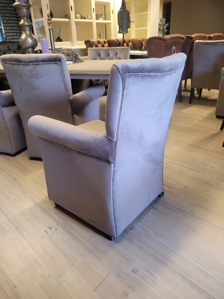 *VOORRAAD* 4 Landelijke Eetkamerstoelen Grazia Wiel Taupe (1, Huis en Inrichting, Stoelen, Landelijke eetkamerstoelen Grazia Wiel kleur stof taupe capiton