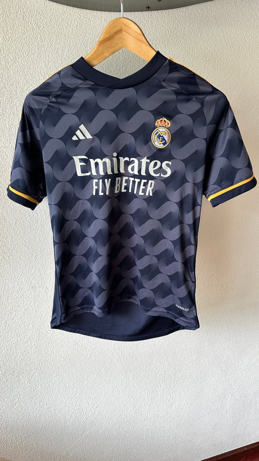 Real Madrid Trainingspak (Shirt + Broek) - Maat 13-14Y/164, Maat L, Ophalen of Verzenden, Zo goed als nieuw, Set