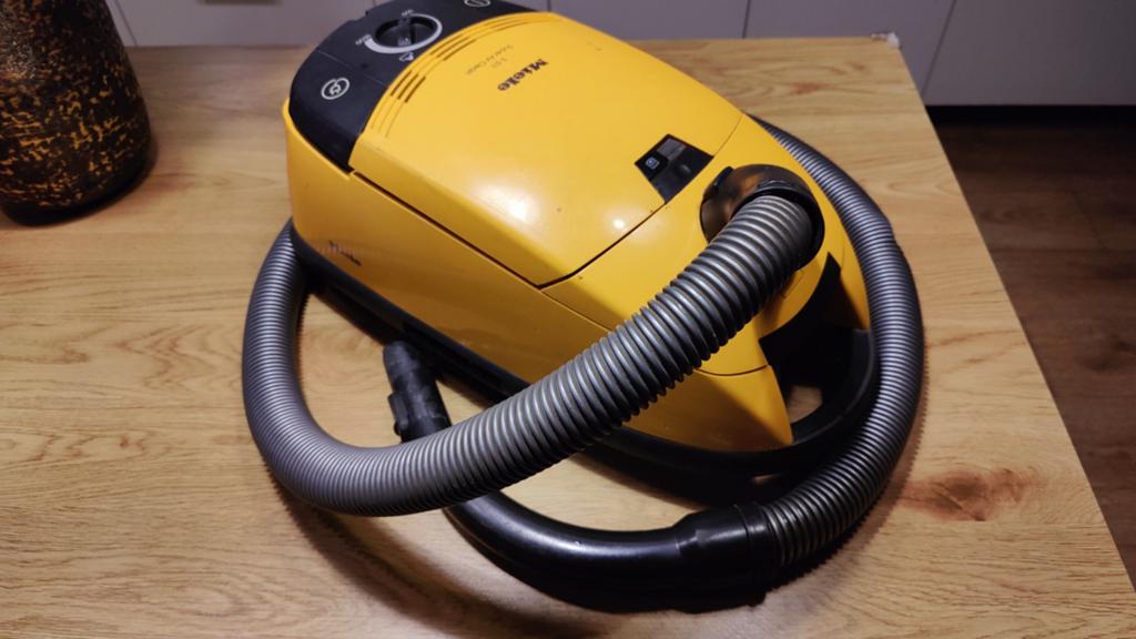Miele S 511 Super Air Clean Stofzuiger - Geel, Witgoed en Apparatuur, Stofzuigers, Gebruikt, Sledestofzuiger, Miele, 1200 tot 1600 watt