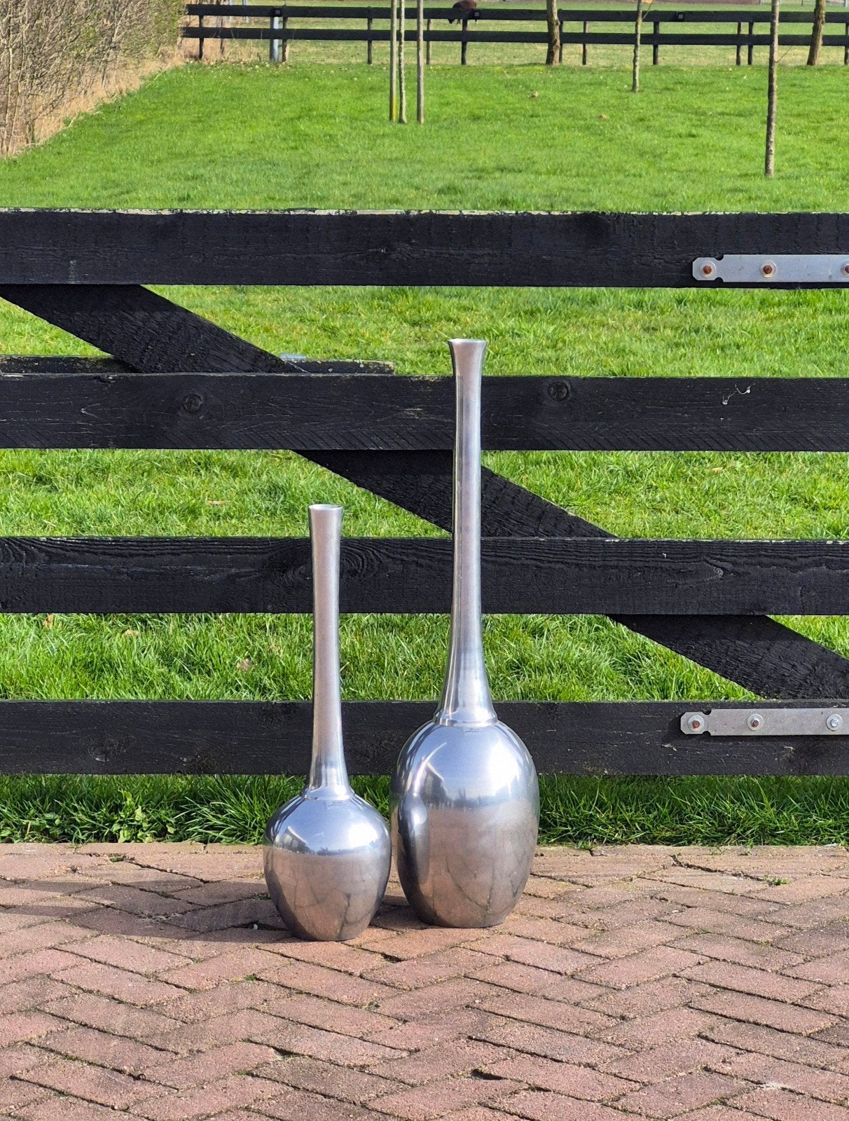 Set van 2 zeer grote vazen aluminium Bob design 65 en 89 cm, Huis en Inrichting, Woonaccessoires | Vazen, Ophalen, 89 cm, Zo goed als nieuw