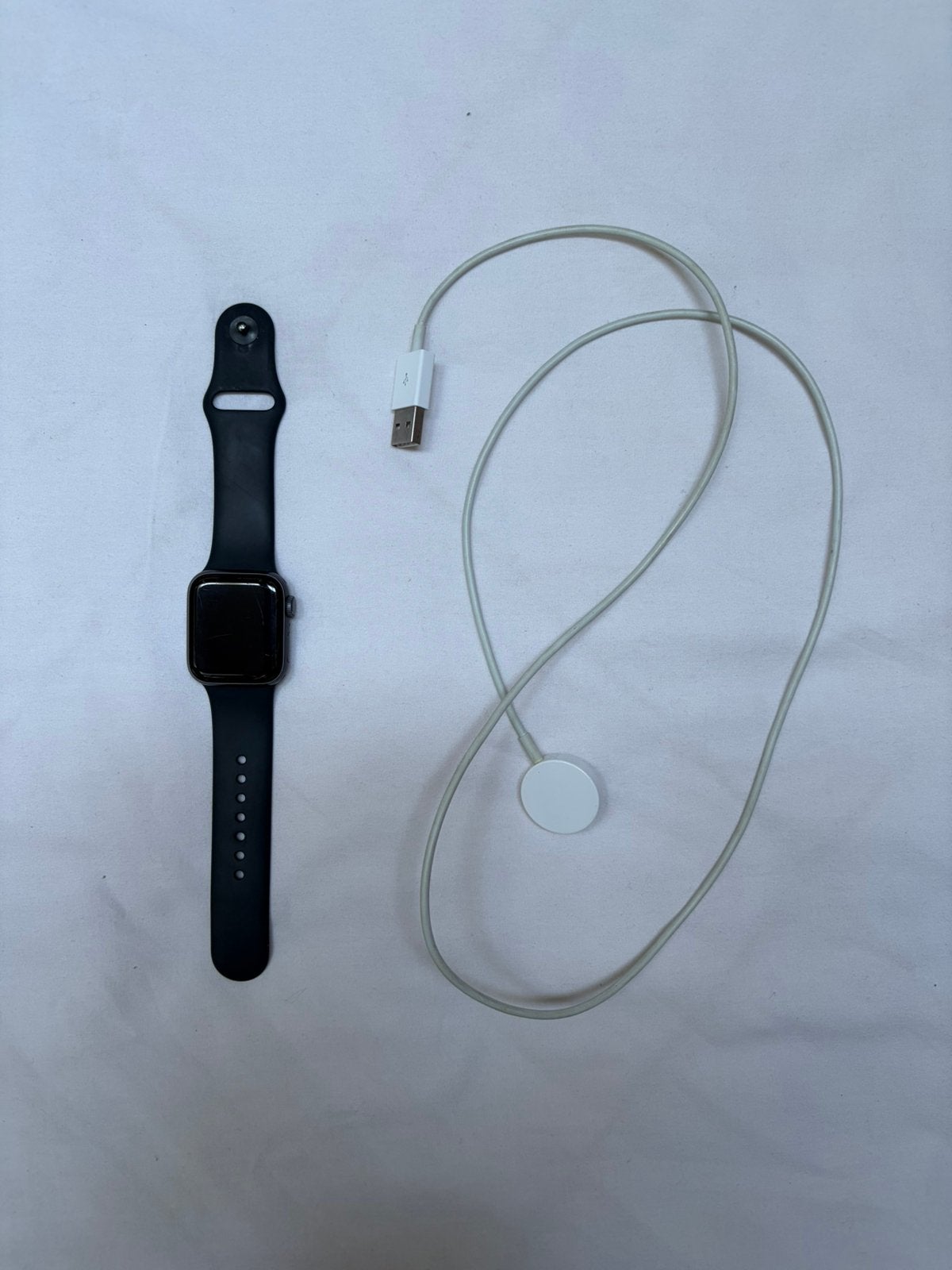 Apple watch SE - 40mm - Space Gray, Aluminium case, Gebruikt, Zwart, IOS, Ophalen of Verzenden