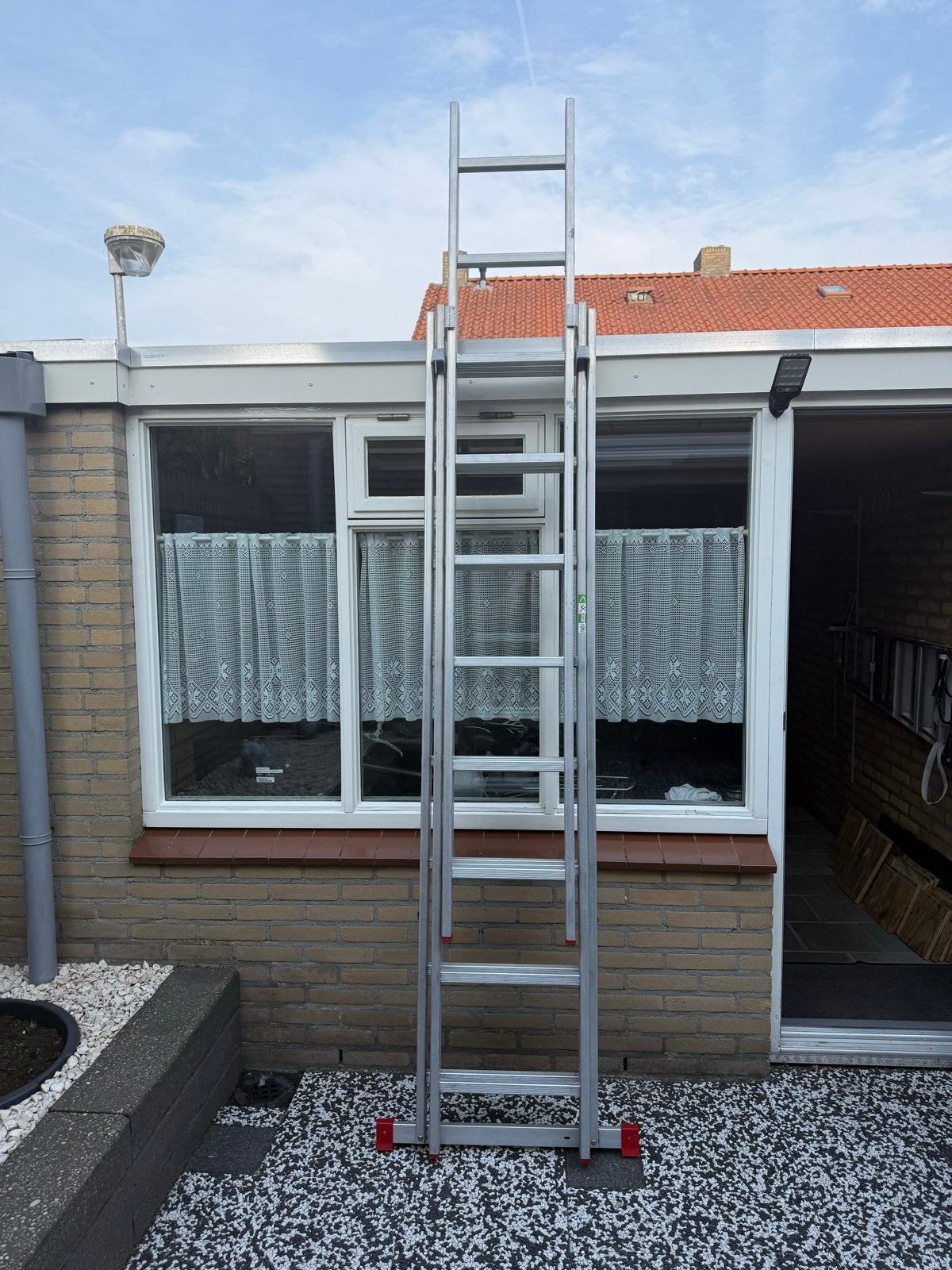 Lange uitschuifbare ladder 3x8 treden, zeer goede staat, Ophalen, Zo goed als nieuw, Ladder, Opvouwbaar of Inschuifbaar
