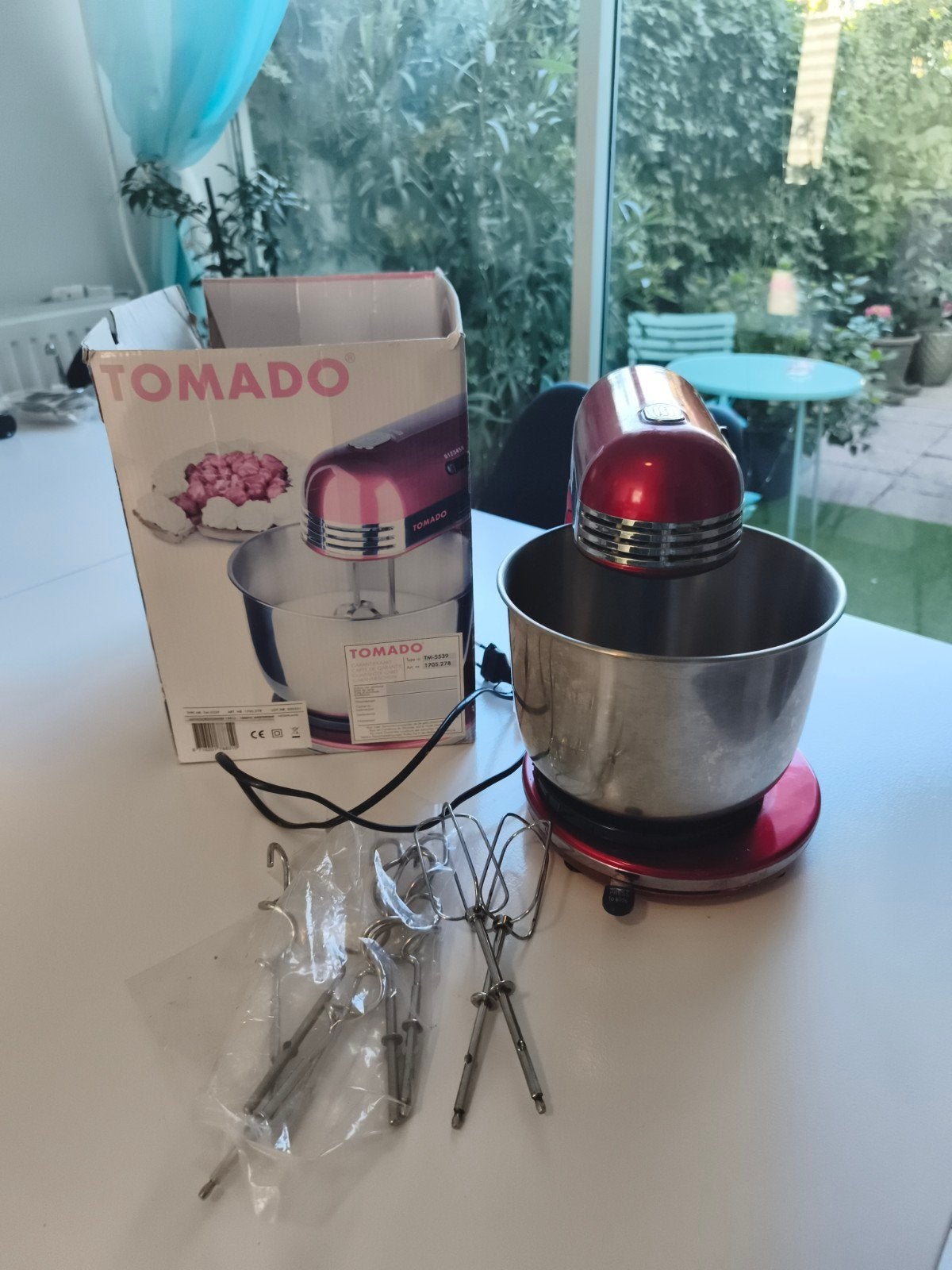 Tomado Retro Keukenmixer - Rood - Zo goed als nieuw, Witgoed en Apparatuur, Keukenmixers, 2 tot 3 liter, Ophalen of Verzenden