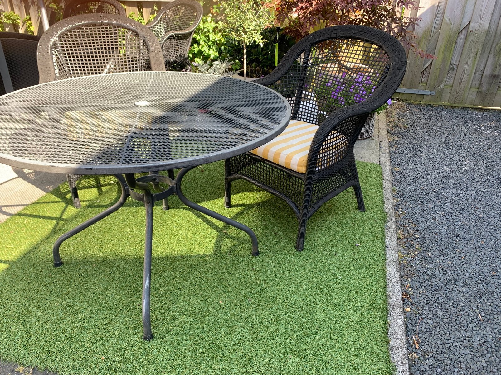 Tuintafel met twee stoelen incl lekkere dikke kussens, Tuin en Terras, Tuinsets en Loungesets, Ophalen, Gebruikt, Aluminium, 2 zitplaatsen