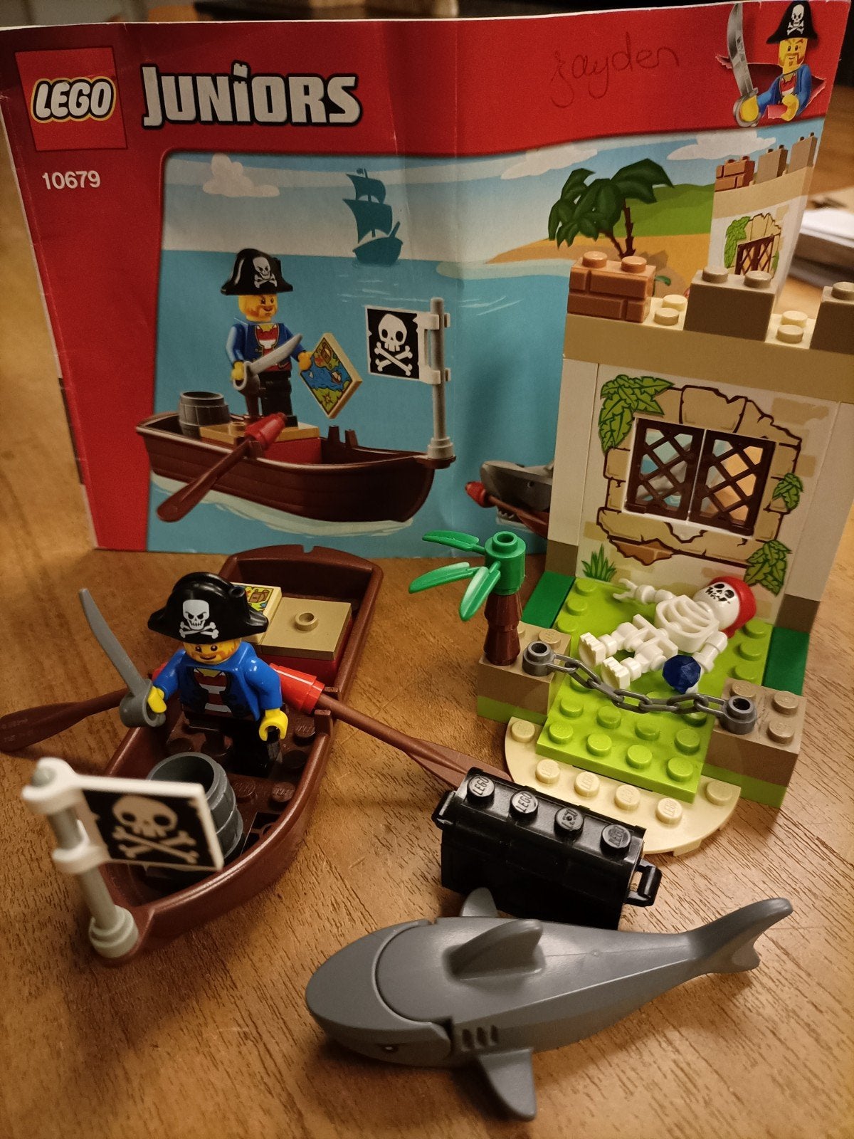 Lego Juniors 10679 Piratenschat eiland met haai, Ophalen of Verzenden, Gebruikt
