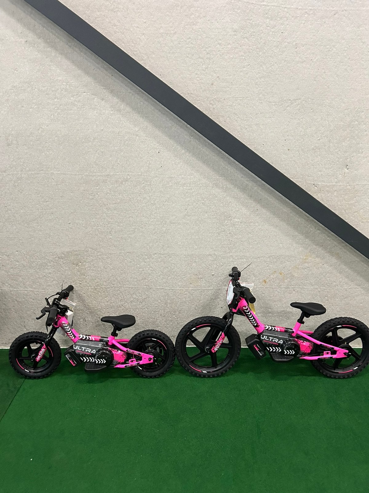 Nieuwe Ultra 16 inch elektrische loopfietsen voor kinderen, Kinderen en Baby's, Speelgoed | Buiten | Voertuigen en Loopfietsen