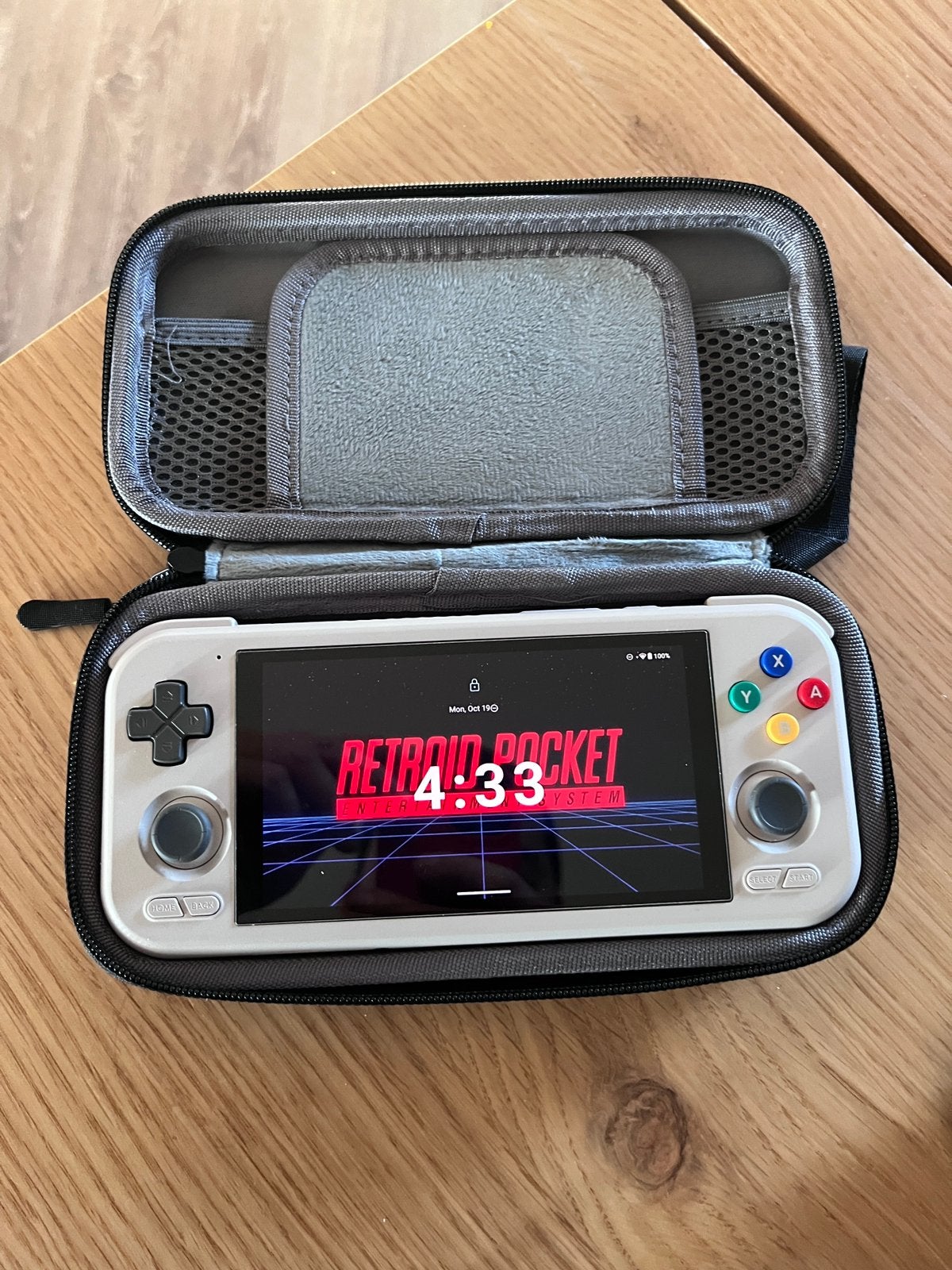 Retroid Pocket 4 Pro 128GB + Case, Grips, Screenprotection, Ophalen, Zo goed als nieuw