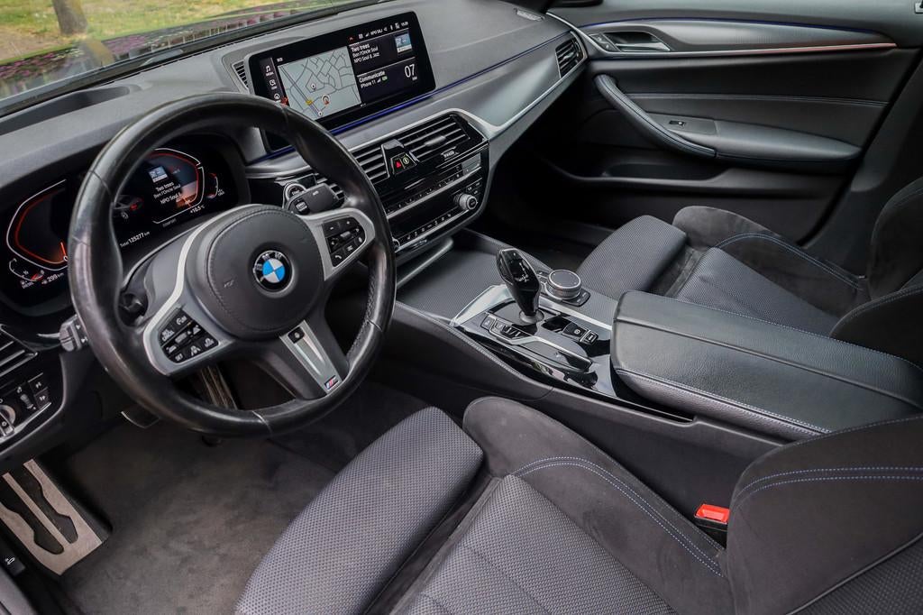 BMW 5-serie 520d High Executive Aut. | Facelift | M-Pakket |, Auto's, Achterwielaandrijving, 1650 kg, Alcantara, Bedrijf