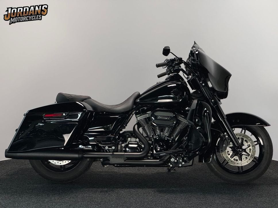 HARLEY-DAVIDSON LIMITED CVO STREET GLIDE 110CI (bj 2014), 2 cilinders, 1690 cc, HARLEY-DAVIDSON, Bedrijf