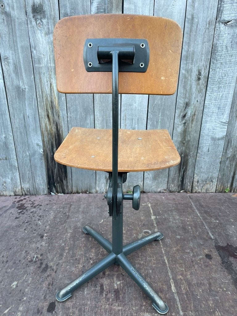 Friso Kramer/Ahrend De Cirkel Atelierkruk| 22 op voorraad, Huis en Inrichting, Barkrukken, In hoogte verstelbaar, 60 tot 90 cm