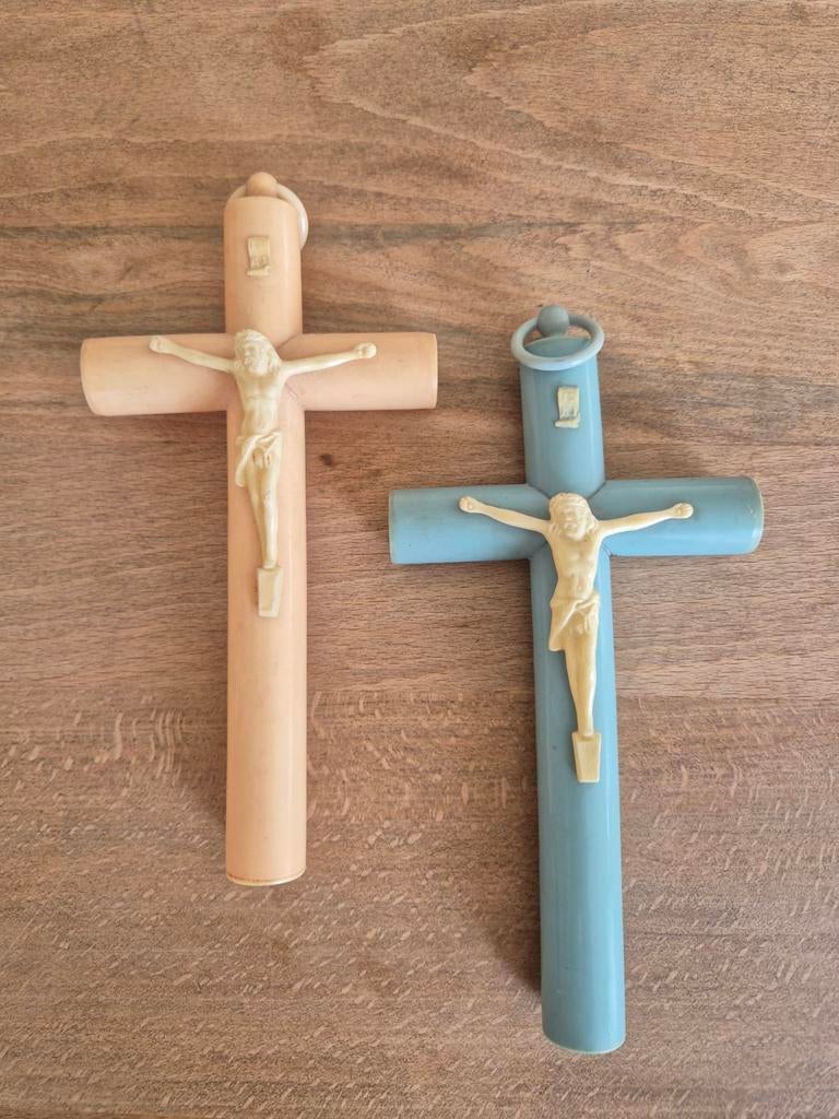 2 celluloid wiegen kruisjes, Ophalen of Verzenden
