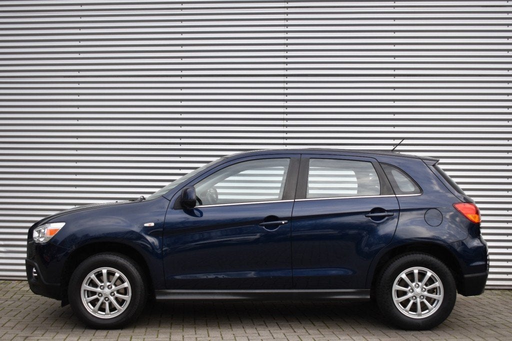 Mitsubishi ASX 1.6 INTRO ED. CLEARTEC / ECC / TREKHAAK / PDC, Voorwielaandrijving, 4 cilinders, Handgeschakeld, SUV of Terreinwagen
