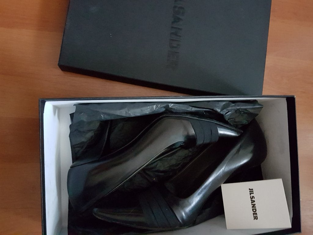 Elegante zwarte Jil Sander pumps maat 37 (vallen als 38), Kleding | Dames, Pumps, Zwart, Ophalen of Verzenden, Zo goed als nieuw