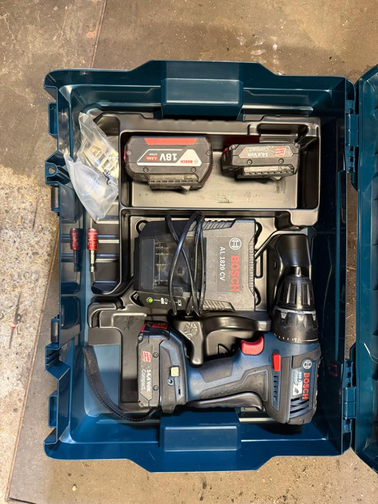 Bosch Boormachine GSR 18V-55 Professional met 2 accu's, Doe-het-zelf en Verbouw, Gereedschap | Boormachines, 600 watt of meer