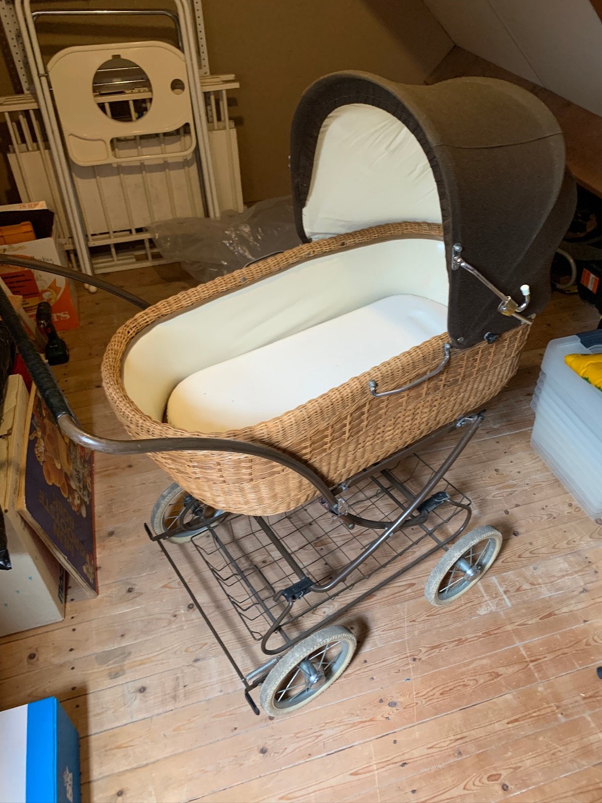 Vintage rieten wandelwagen - perfecte staat, Ophalen, Zo goed als nieuw, Kinderwagen, Overige merken