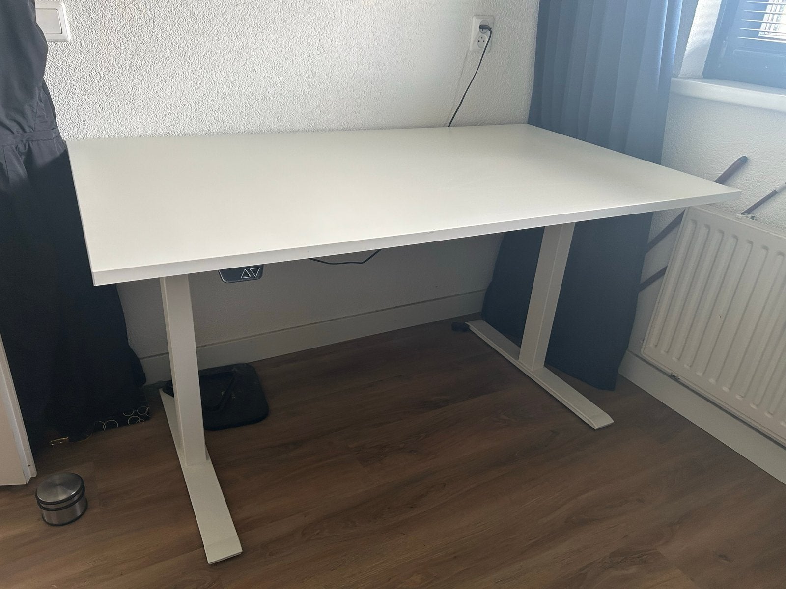 IKEA RODULF zit/sta bureau - Wit, elektrisch verstelbaar, Huis en Inrichting, Ophalen, Zit-sta bureau, Elektrisch, Spaanplaat of MDF