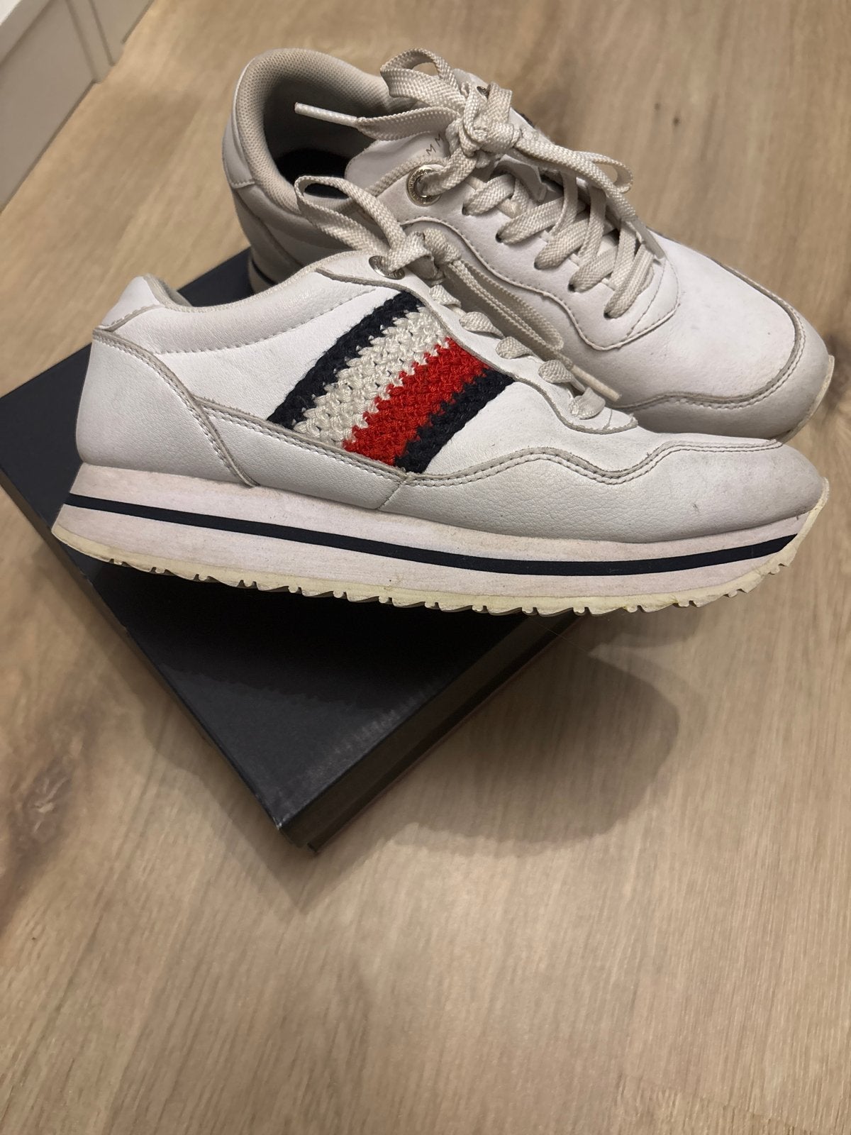 Tommy Hilfiger meisjes schoenen maat 37, Gebruikt, Meisje, Schoenen, Ophalen of Verzenden