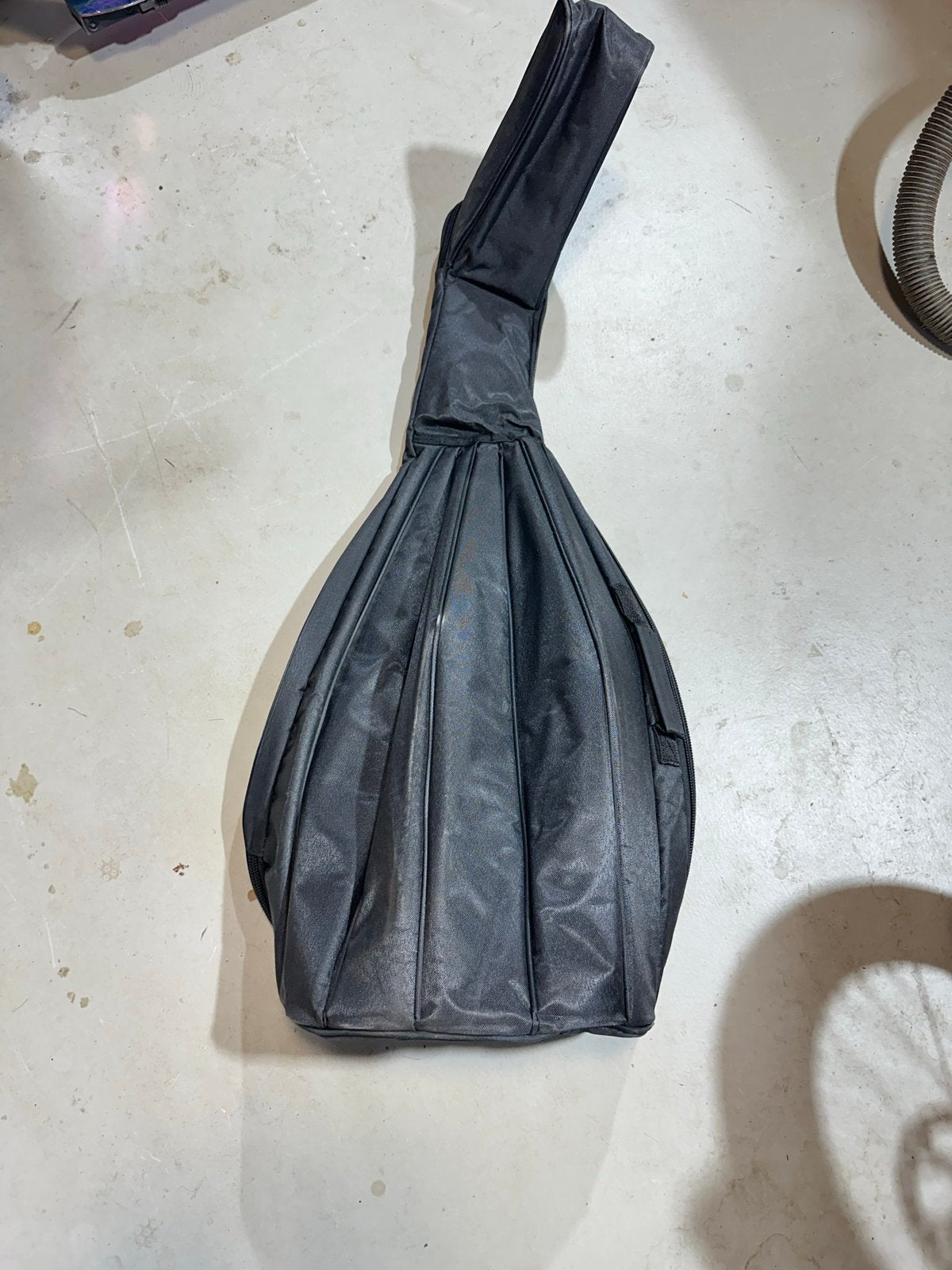 Zwarte draagtas voor snaarinstrumenten (zoals een ud of luit, Muziek en Instrumenten, Ophalen of Verzenden, Gebruikt, Overige instrumenten