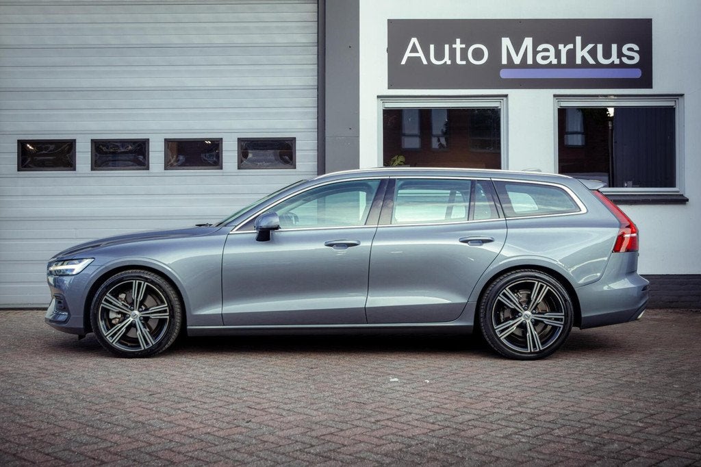 Volvo V60 2.0 T5 Inscription|Pano|Memory|Trekhaak|HUD|LED, 15 km/l, Euro 6, 4 cilinders, 1969 cc