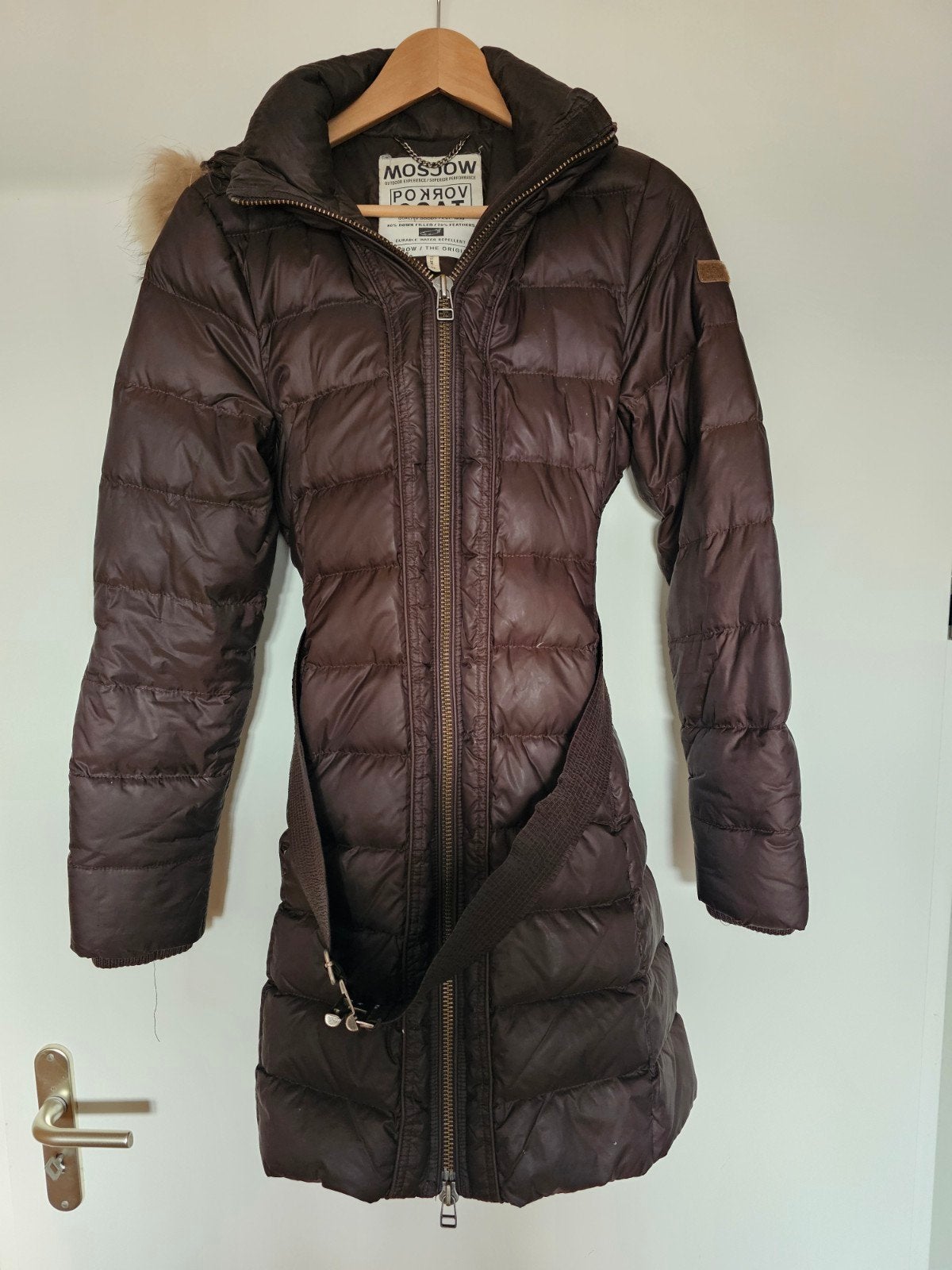 Moscow donsjas met bontkraag - Maat S, Kleding | Dames, Jassen | Winter, Bruin, Ophalen of Verzenden, Maat 36 (S), Moscow